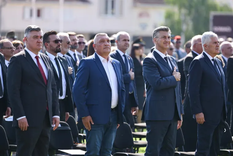 Pogledajte susret Milanovića i Plenkovića: Nisu se ni rukovali? Evo tko sjedi između njih