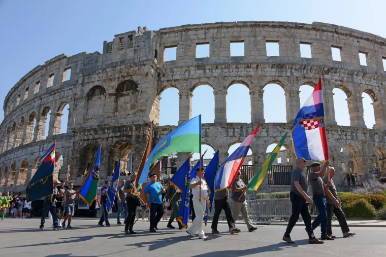 Hrvatski gradovi ispunjeni neizmjernim ponosom: Zavirite u atmosferu