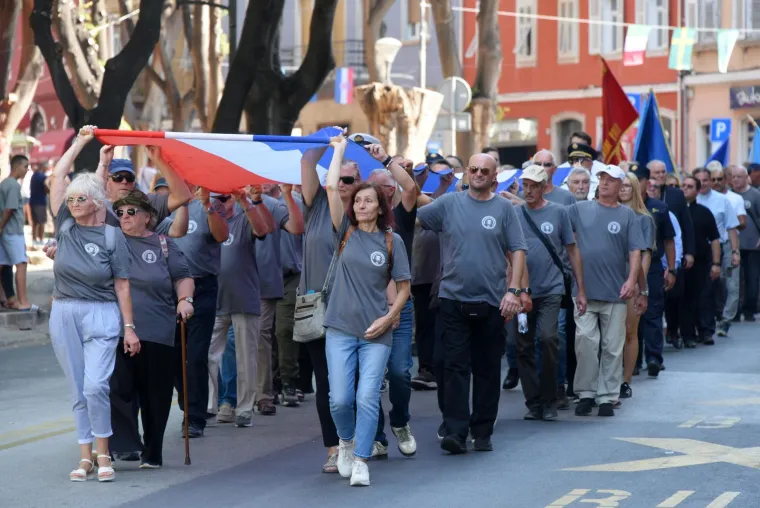 Hrvatski gradovi ispunjeni neizmjernim ponosom: Zavirite u atmosferu