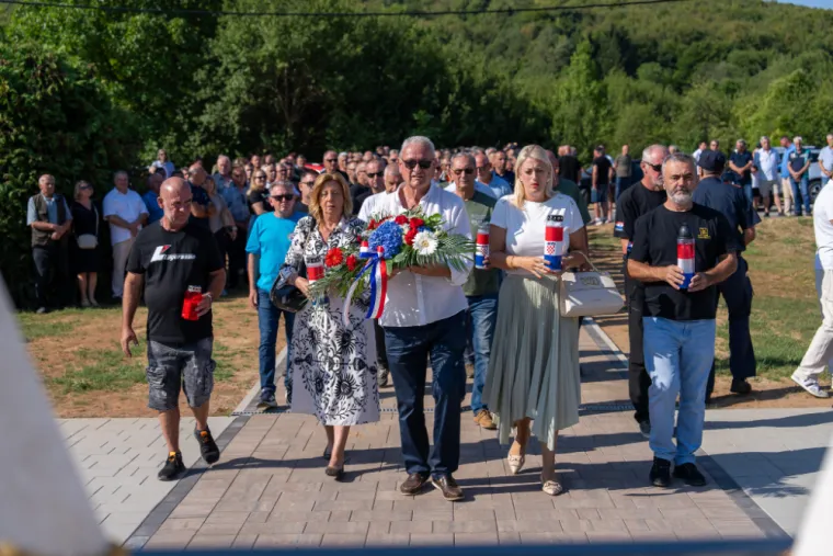 Hrvatski gradovi ispunjeni neizmjernim ponosom: Zavirite u atmosferu