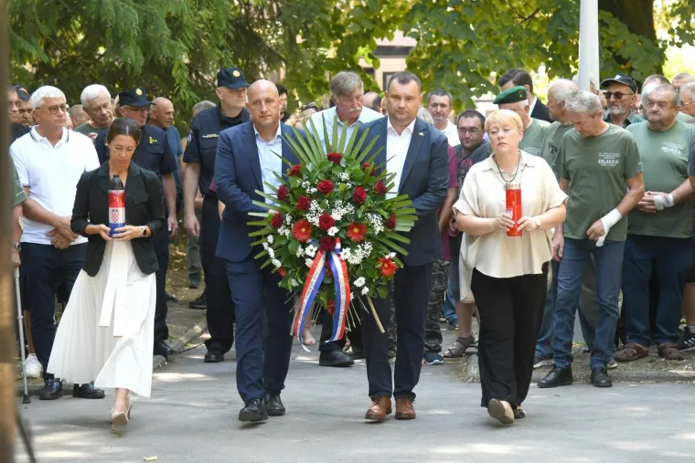 Hrvatski gradovi ispunjeni neizmjernim ponosom: Zavirite u atmosferu