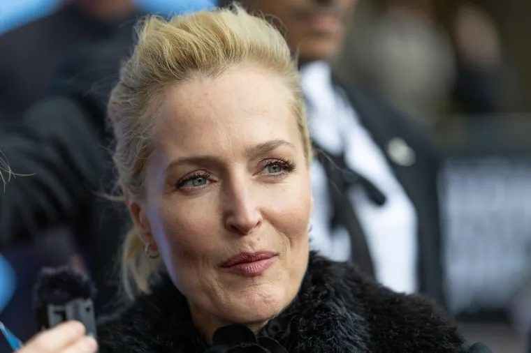 Sjećate li se Scully iz 'Dosjea X'? Omiljena agentica puni 58, a izgleda bolje nego ikad