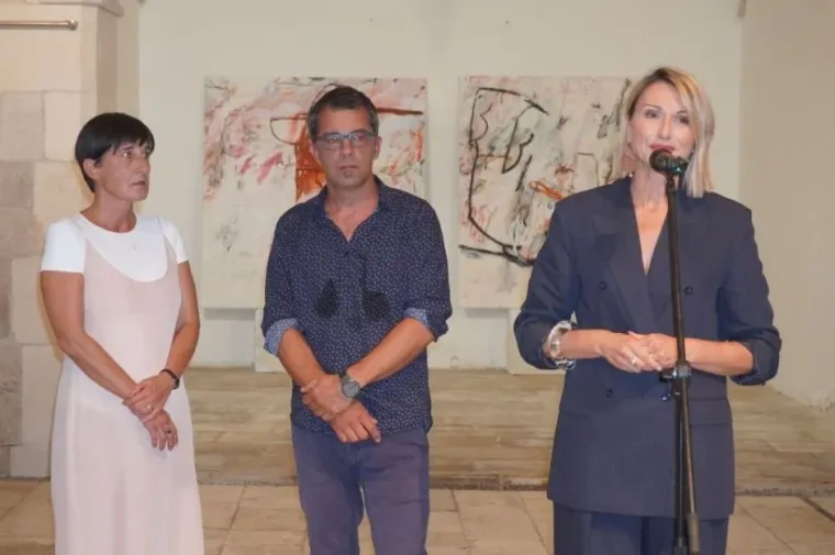 Ne &scaron;etaju samo Stradunom, već i na izložbe idu: Ljepotice okupirale palaču Sponza