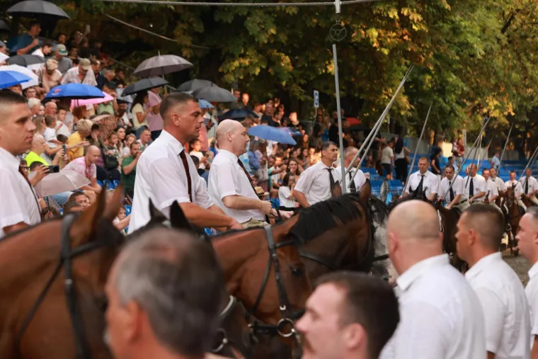Interventni policajac osvojio Baru: Dramatična zavr&scaron;nica trajala do mraka