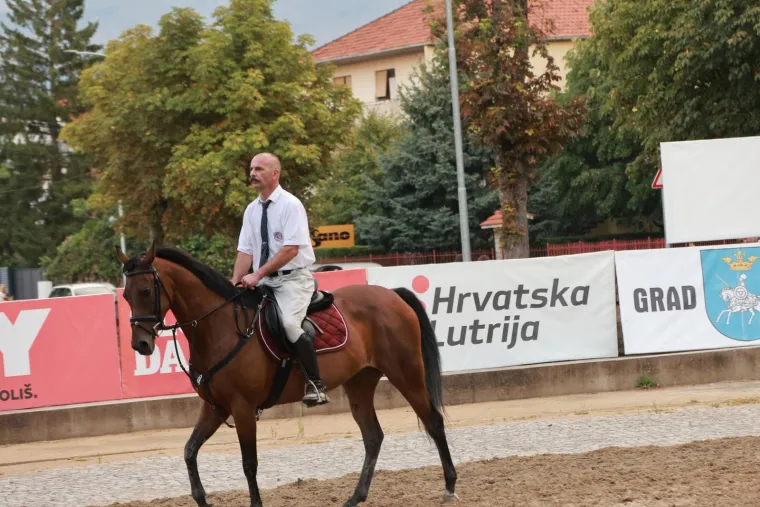 Interventni policajac osvojio Baru: Dramatična zavr&scaron;nica trajala do mraka