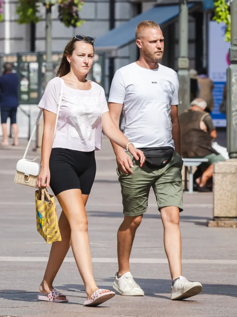 Korzo doslovno vrvi ljepoticama: Dvije plavu&scaron;e ostavile bez daha, a izgledaju kao blizanke