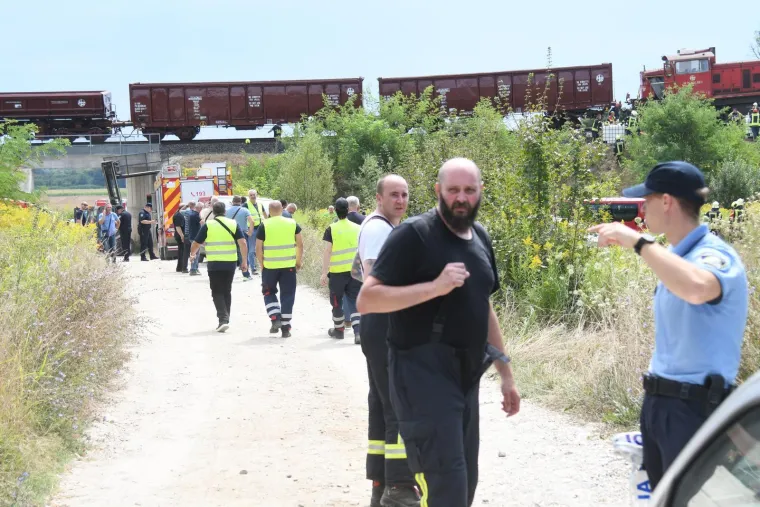 Putnički vlak smrskan nakon sudara s teretnim: Pogledajte prizore s mjesta nesreće