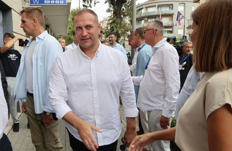 Politička krema na Neretvi: Pogledajte tko je sve s Plenkovićem stigao na Maraton lađa