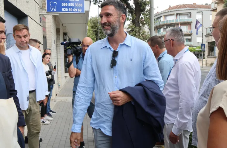 Politička krema na Neretvi: Pogledajte tko je sve s Plenkovićem stigao na Maraton lađa