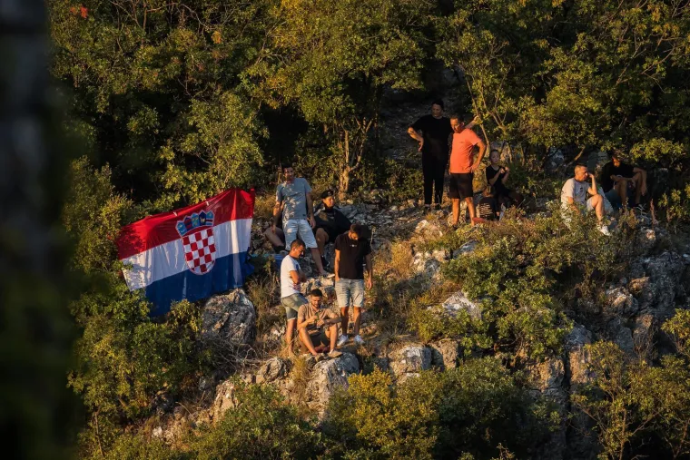 Imotski uoči Thompsonova koncerta prepun obožavatelja: Pjevač stigao na stadion Gospin dolac