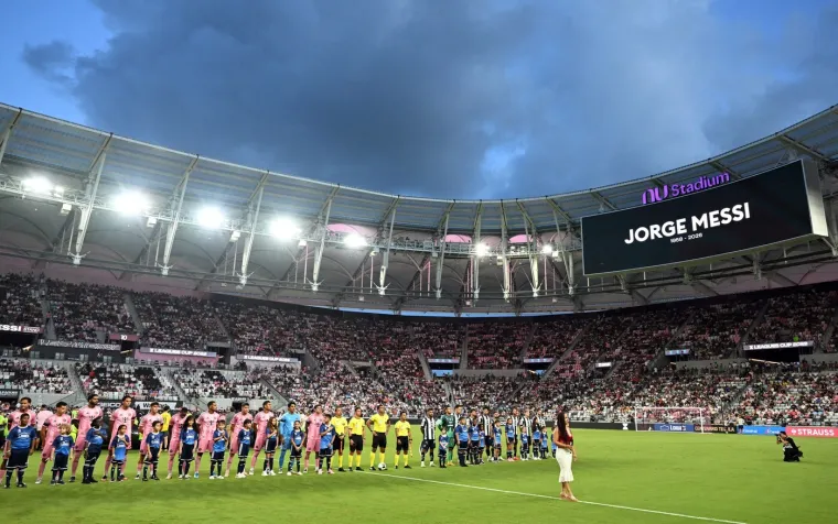 Utučeni Messi vratio se u domovinu pokopati oca, evo gdje je prvo oti&scaron;ao: 'Ne postoje riječi...'