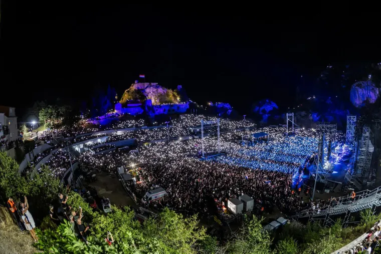 Imotski je izgledao nestvarno: Pogledajte nevjerojatne prizore s Thompsonovog spektakla