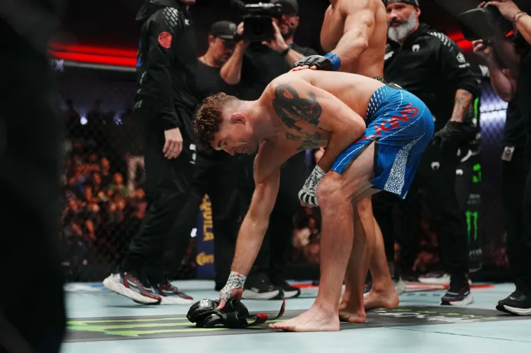 UFC legenda te&scaron;ko nokautirana za samo 35 sekundi: Bio mu je to posljedni meč u karijeri