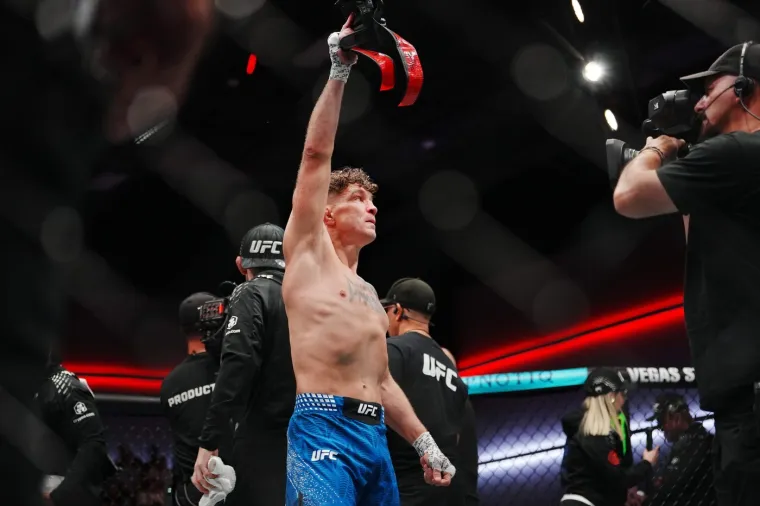 UFC legenda te&scaron;ko nokautirana za samo 35 sekundi: Bio mu je to posljedni meč u karijeri