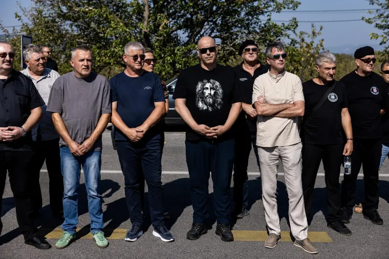 U Mostaru se okupili pripadnici HOS-a. Stigao i Marko Skejo: Evo zbog čega