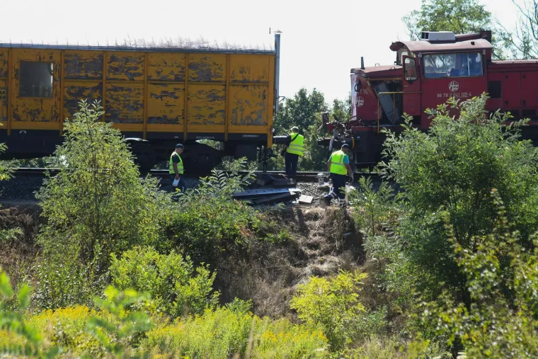 Smrskani vlakovi uklanjaju se s pruge: Evo kako izgleda ra&scaron;či&scaron;ćavanje