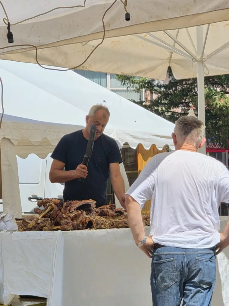 I janjetina je spremna za Alku: Pogledajte slasne i masne prizore iz Sinja