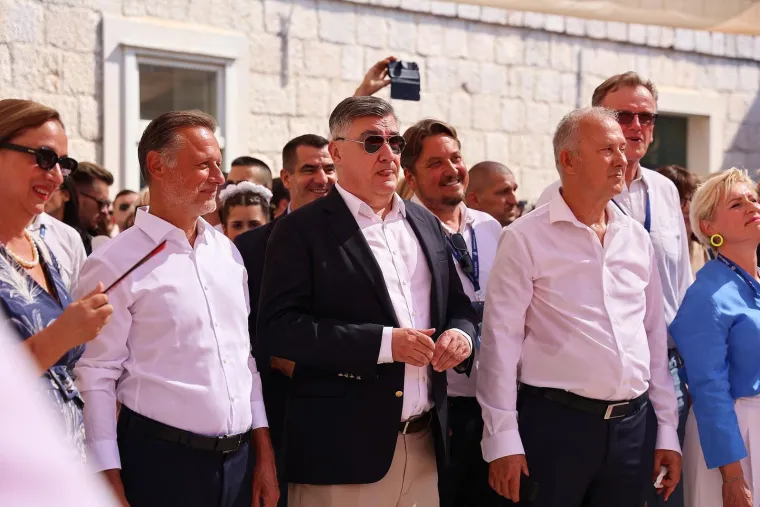 Sinjska alka okupila politički vrh: S kime su to Plenković i Milanović imali neodgodive pozive?