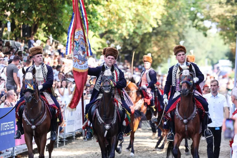 I janjetina je spremna za Alku: Pogledajte slasne i masne prizore iz Sinja