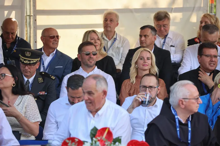 Brojne dame zablistale na Alki, a Sonja Jandroković i Matilda &Scaron;uta posebno odu&scaron;evile