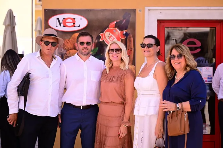 Brojne dame zablistale na Alki, a Sonja Jandroković i Matilda &Scaron;uta posebno odu&scaron;evile