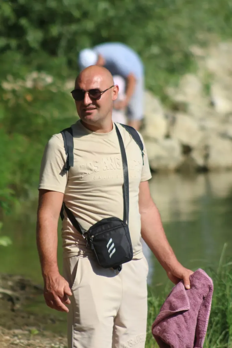 Jedna od onih fotografija koje se gledaju dvaput: Ova brineta te&scaron;ko je mogla proći nezapaženo