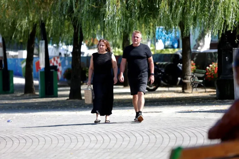 Jedna plavu&scaron;a ukrala je svu pažnju uz Muru: S njezinih vitkih nogu te&scaron;ko je skrenuti pogled
