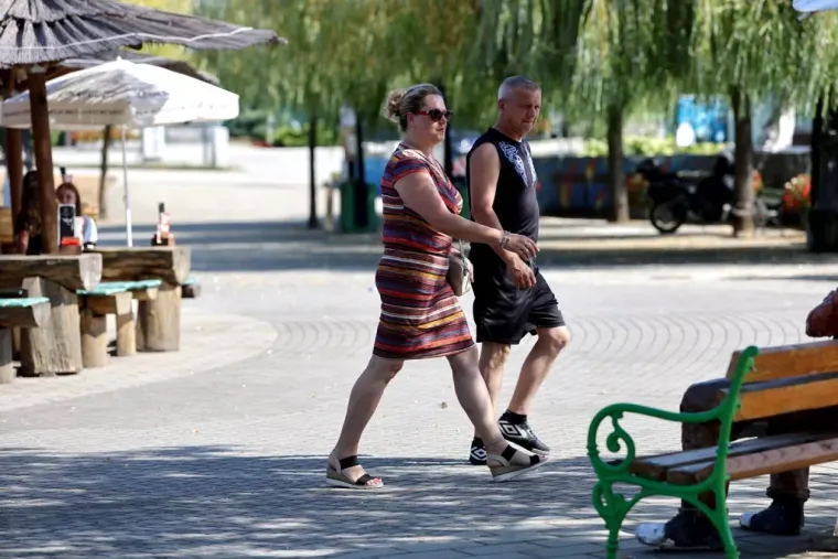Jedna plavu&scaron;a ukrala je svu pažnju uz Muru: S njezinih vitkih nogu te&scaron;ko je skrenuti pogled
