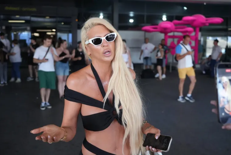 Bez trunke Photoshopa: Ovako kontroverzna Jelena Karleu&scaron;a izgleda bez filtera na licu