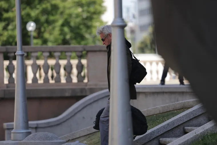 Ukrajinski vojnici s pu&scaron;kama usred Zagreba? Evo &scaron;to se zapravo događa pred poznatim hotelom