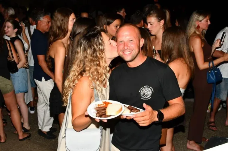 Pogled nisi mogao skinuti s njih: Ove su četiri lijepe Dubrovčanke zablistale na Pilarskoj noći