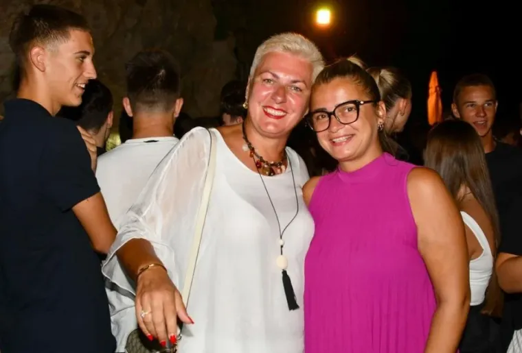 Pogled nisi mogao skinuti s njih: Ove su četiri lijepe Dubrovčanke zablistale na Pilarskoj noći