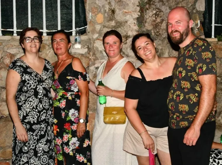 Pogled nisi mogao skinuti s njih: Ove su četiri lijepe Dubrovčanke zablistale na Pilarskoj noći
