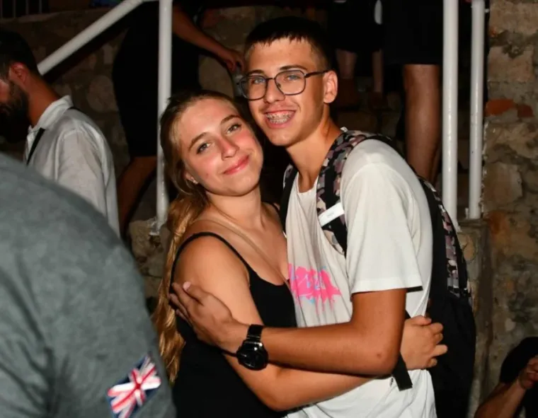 Pogled nisi mogao skinuti s njih: Ove su četiri lijepe Dubrovčanke zablistale na Pilarskoj noći