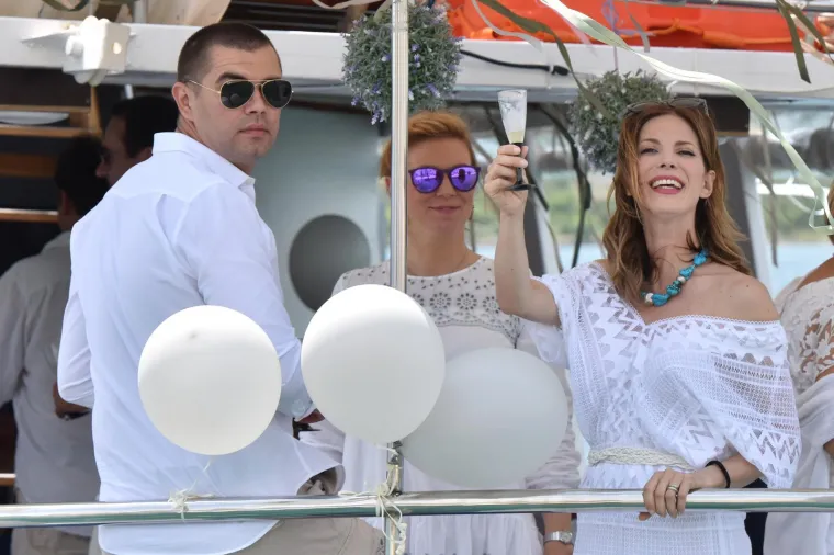 Zavodljiva, elegantna i uvijek sa stilom: Pogledajte najbolja ljetna izdanja Bojane Gregorić