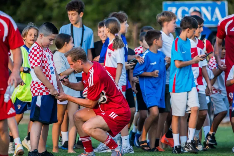 Dalić u Livnu priredio spektakl! Ove legende ne viđamo često: Pogledajte tko je očarao publiku