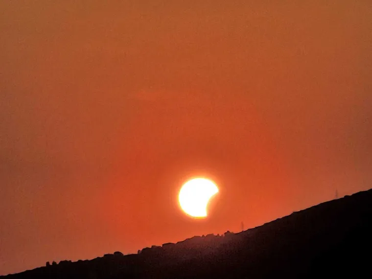 Pomrčina odu&scaron;evila Hrvate: Čitatelji &scaron;alju fotografije neobičnog prizora!