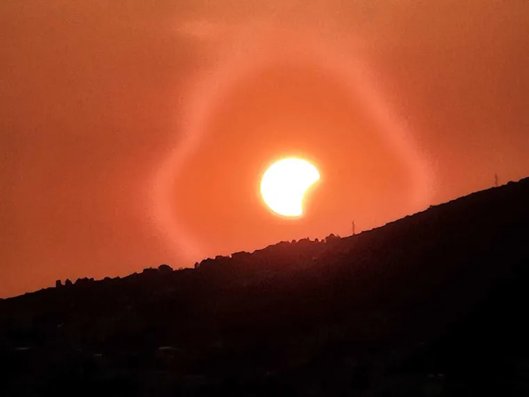 Pomrčina odu&scaron;evila Hrvate: Čitatelji &scaron;alju fotografije neobičnog prizora!