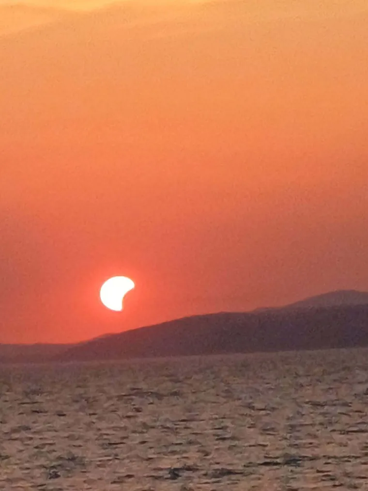 Pomrčina odu&scaron;evila Hrvate: Čitatelji &scaron;alju fotografije neobičnog prizora!