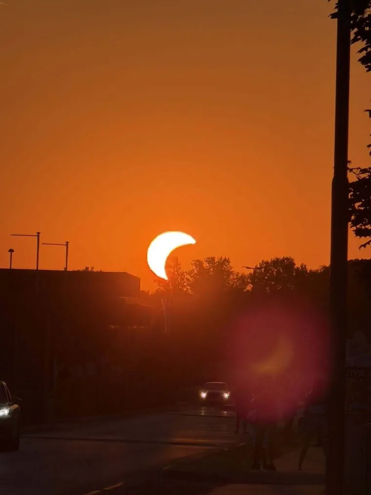 Pomrčina odu&scaron;evila Hrvate: Čitatelji &scaron;alju fotografije neobičnog prizora!