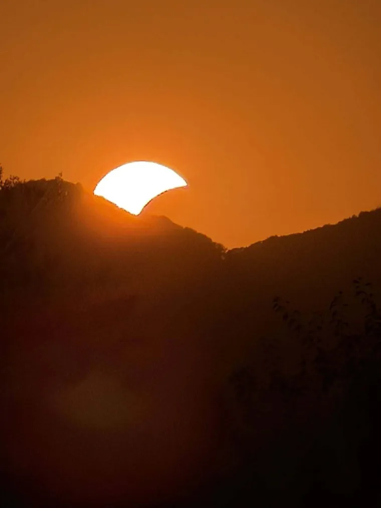 Pomrčina odu&scaron;evila Hrvate: Čitatelji &scaron;alju fotografije neobičnog prizora!