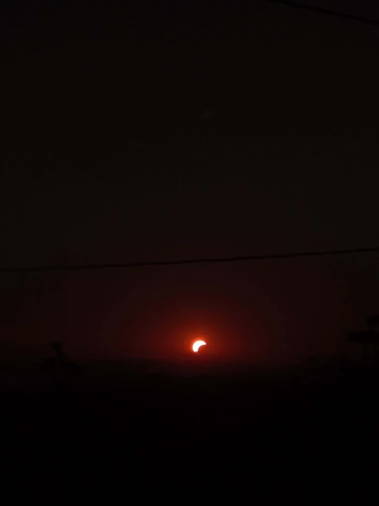 Pomrčina odu&scaron;evila Hrvate: Čitatelji &scaron;alju fotografije neobičnog prizora!