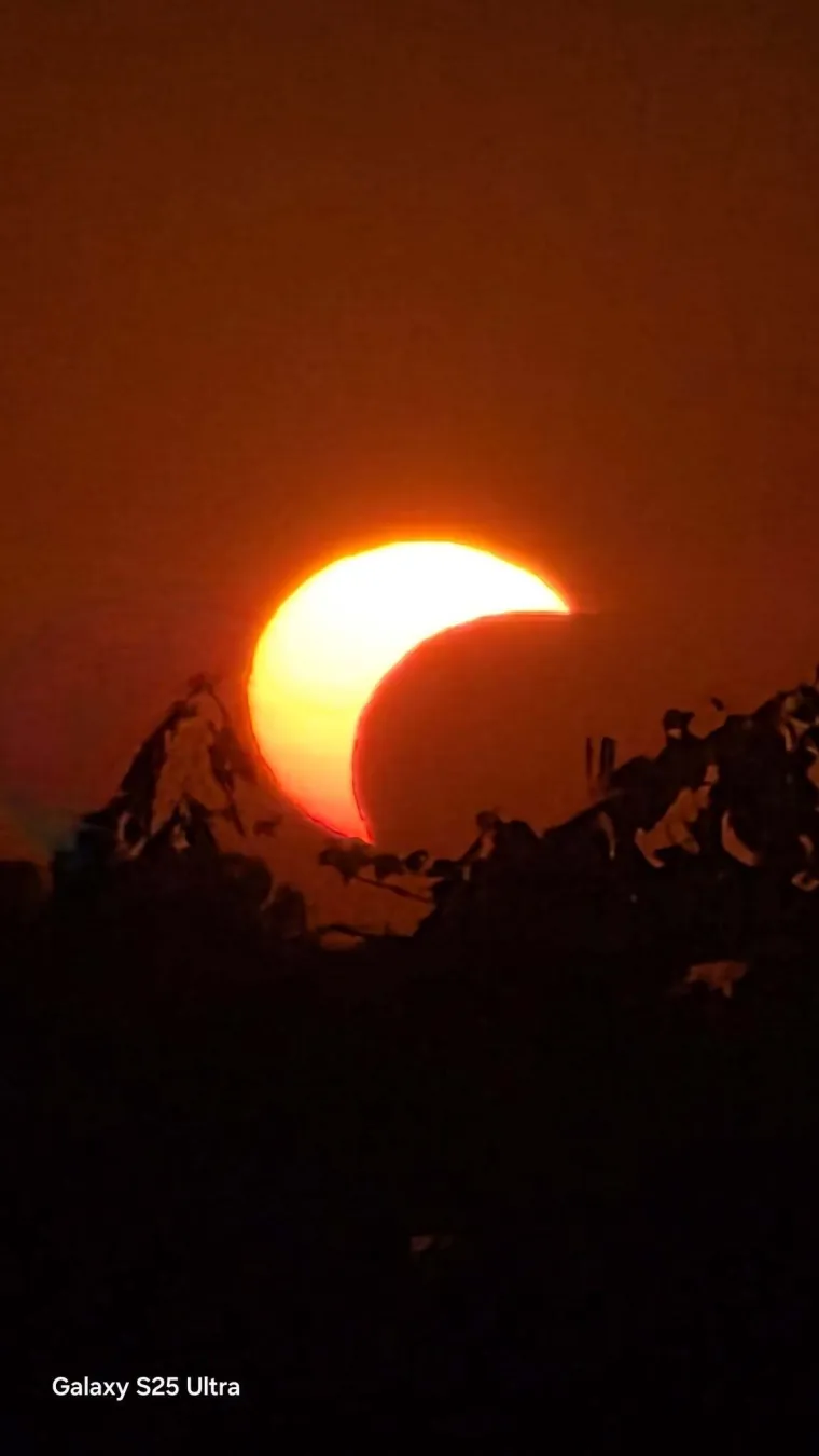 Pomrčina odu&scaron;evila Hrvate: Čitatelji &scaron;alju fotografije neobičnog prizora!