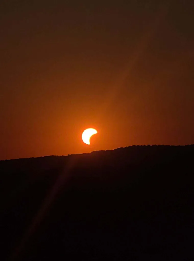 Pomrčina odu&scaron;evila Hrvate: Čitatelji &scaron;alju fotografije neobičnog prizora!