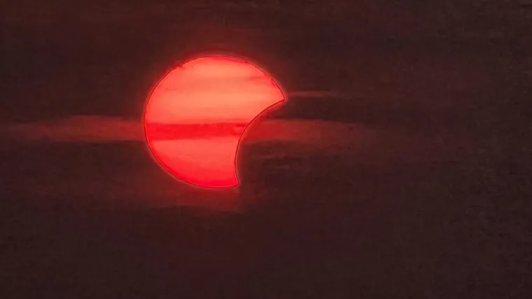 Pomrčina odu&scaron;evila Hrvate: Čitatelji &scaron;alju fotografije neobičnog prizora!