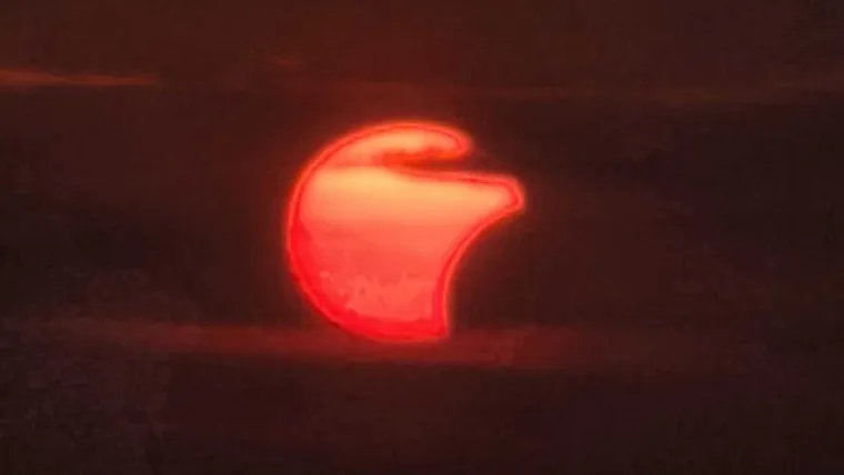Pomrčina odu&scaron;evila Hrvate: Čitatelji &scaron;alju fotografije neobičnog prizora!