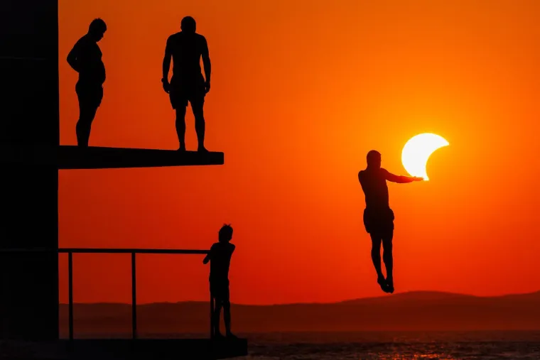O ovim će se fotografijama jo&scaron; dugo pričati: Hrvatski fotografi uhvatili magične trenutke pomrčine!