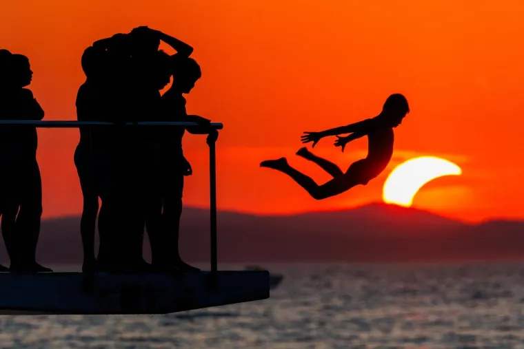 O ovim će se fotografijama jo&scaron; dugo pričati: Hrvatski fotografi uhvatili magične trenutke pomrčine!