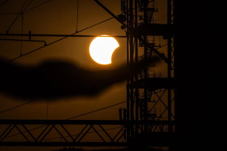 O ovim će se fotografijama jo&scaron; dugo pričati: Hrvatski fotografi uhvatili magične trenutke pomrčine!