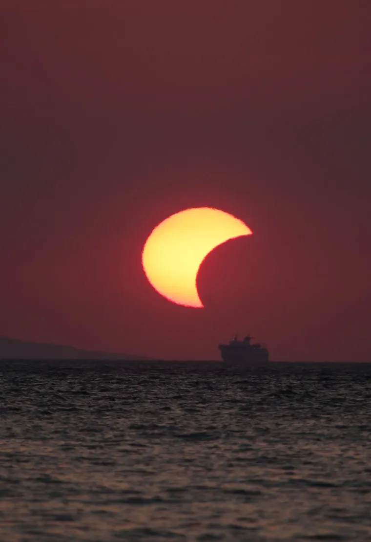 O ovim će se fotografijama jo&scaron; dugo pričati: Hrvatski fotografi uhvatili magične trenutke pomrčine!